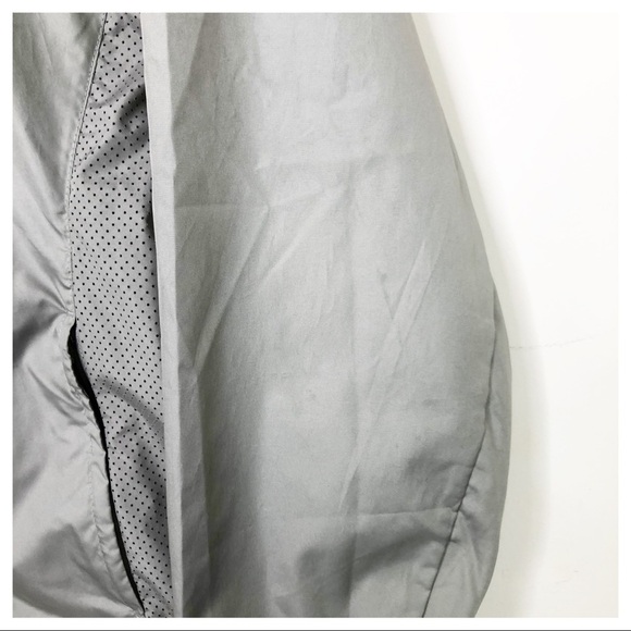 NIKE pink and gray hooded running jacket - Picture 10 of 11